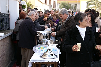 PICT2114 small THEOPHANY Holy Water distributed.jpg - 74678 Bytes